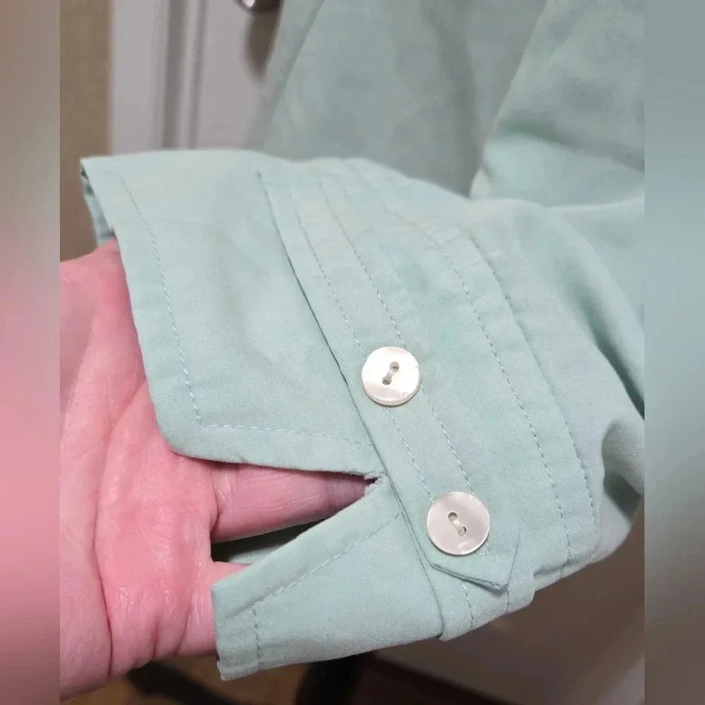 First Issue Green Button Down Top - Picture 4 of 5